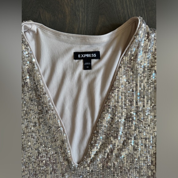 EXPRESS sequin deep v-neck bodysuit - Picture 3 of 5